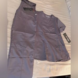 New with tag Grey’s Anatomy Pewter gray scrub set